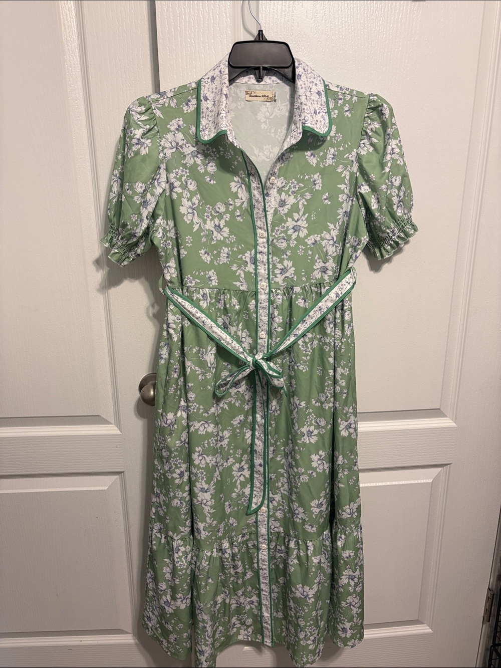 Light Green Floral Button-Front Midi Dress with Tie Waist